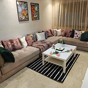  شقة Luxury Living 3 Bedroom With Garden Terrace And Private Balcony